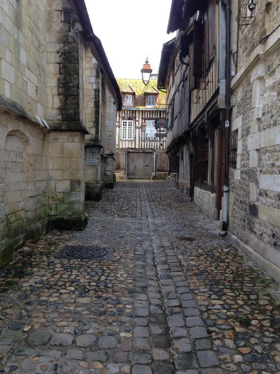 Appartement Le Notre Dame Honfleur Zewnętrze zdjęcie